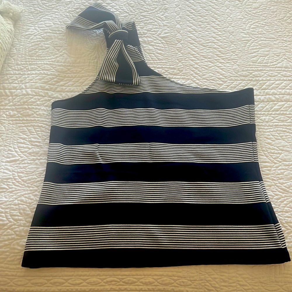 Cute bow top. Brand new with tag. Ships next business day.